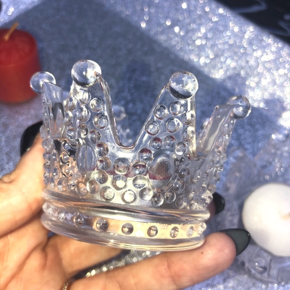 Set of Regal hobnail crown glass candle holders - Picture 10 of 14